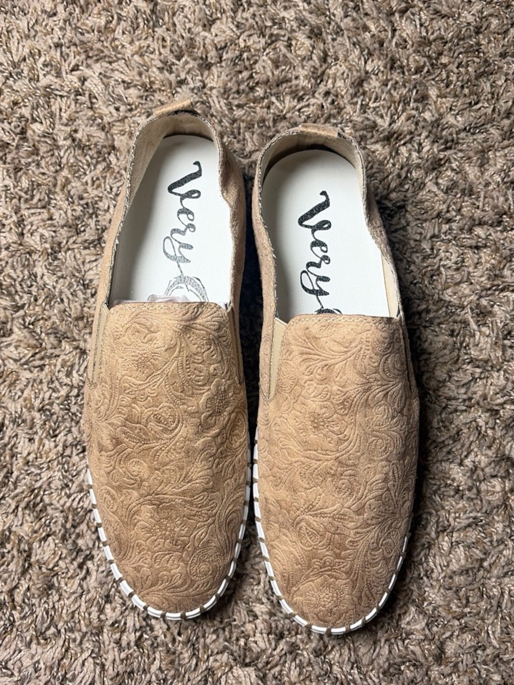 Very G Women’s Size 11 Tan Embossed Floral Slip On Shoes Casual Comfort